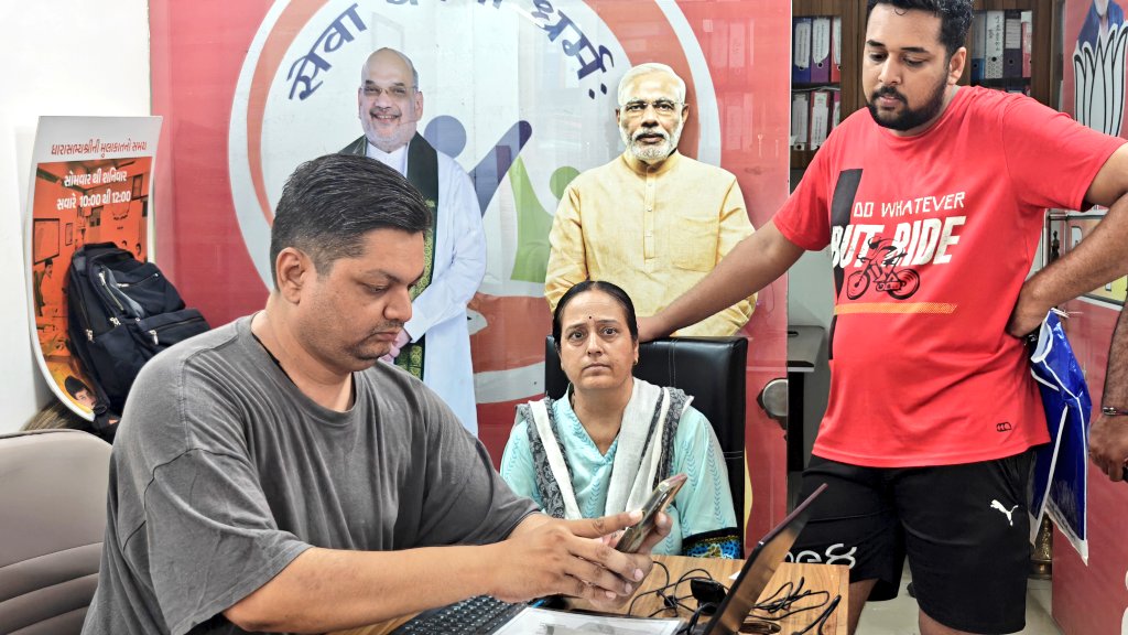AmitThakerBJP's tweet photo. જનસેવા જ આપણું પ્રથમ કર્તવ્ય — સેવાલય

સેવાલય કાર્યાલય એ જનસેવાનું વિશ્વાસપૂર્ણ કેન્દ્ર છે.

જ્યાં નાગરિકોને વિવિધ જનકલ્યાણકારી યોજનાઓનો લાભ સરળતાથી અને પારદર્શક રીતે પ્રાપ્ત થાય છે. https://t.co/Niecj6IZRj