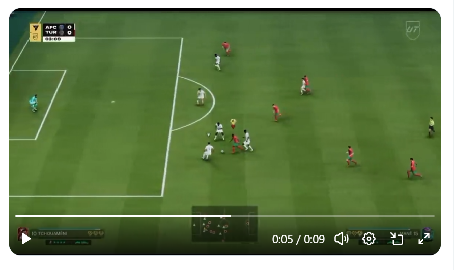 NykoACM's tweet photo. @WastefulBlimp @dokuftbl_ Bro ngl he did though... he did the right thing, midfielders dont track back so if he didnt bring his WM back you have reverse options to rotate into the middle and score. He switched when you got close enough for him to win the ball? https://t.co/FFMAVx8JOR