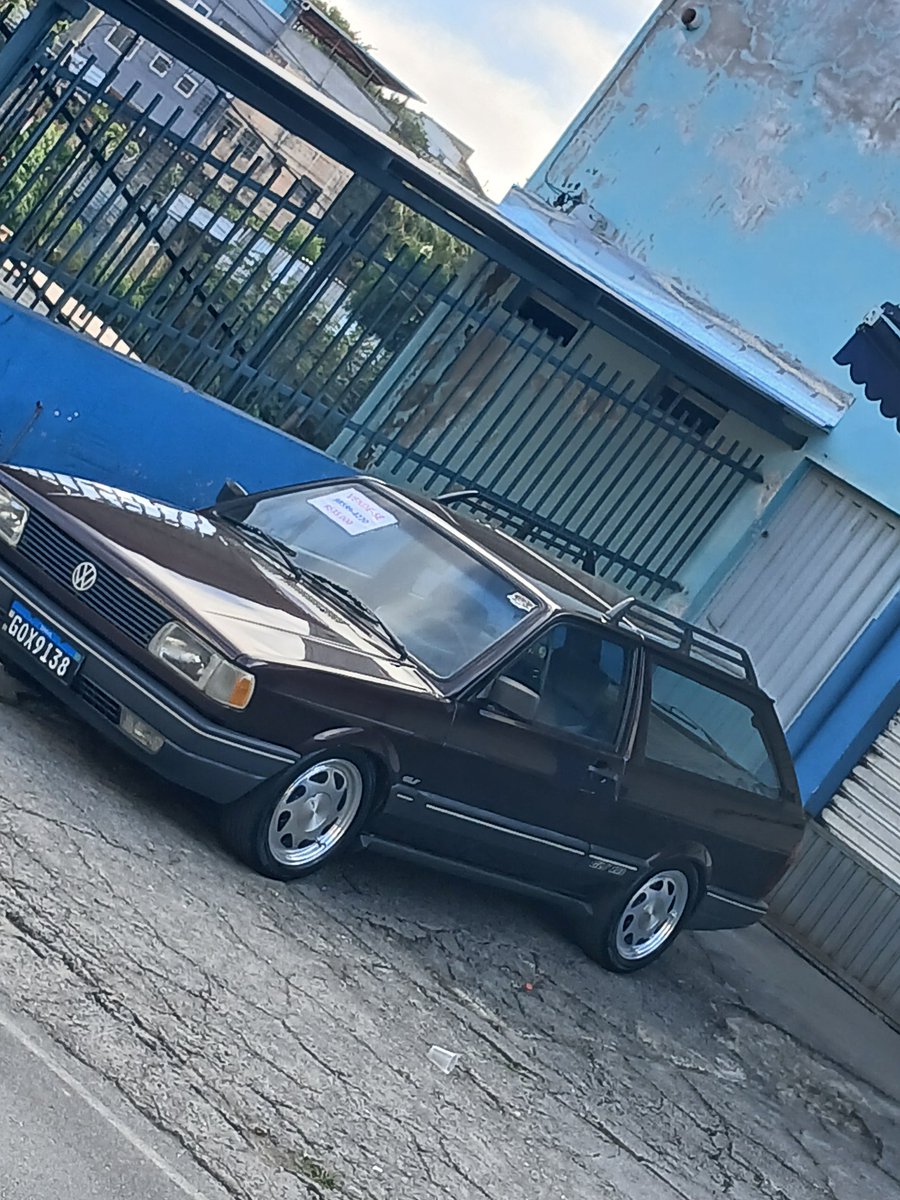 Motora99's tweet photo. O Brasil e o único país em que carro velho vale R$35 mil reais.😳😳 https://t.co/yFg0XlHkoG