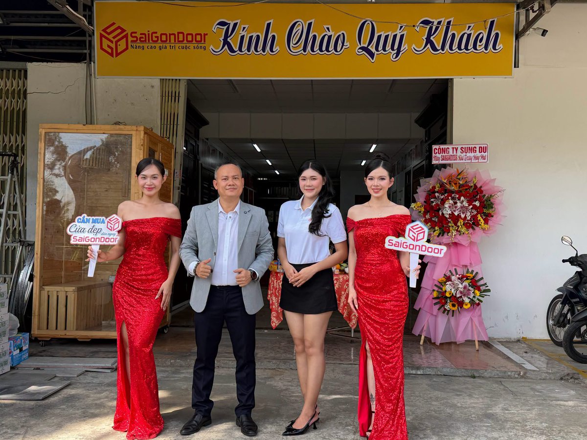 cuasaigon's tweet photo. Showrroom SaiGonDoor Cửa Thép Vân Gỗ tại Cần Thơ 
Trưng bày nhiều mẫu cửa đẹp sang trọng 
Cửa gỗ công nghiệp, cửa nhựa abs Hàn Quốc,
#mrlãm #LãmSaiGonDoor #lamsaigondoor #lãm #saigondoor #cuathepvango #cuagocongnghiep #cuanhuacomposite #cuanhuaabs #cuanhomvango https://t.co/tpErQ6DGmg