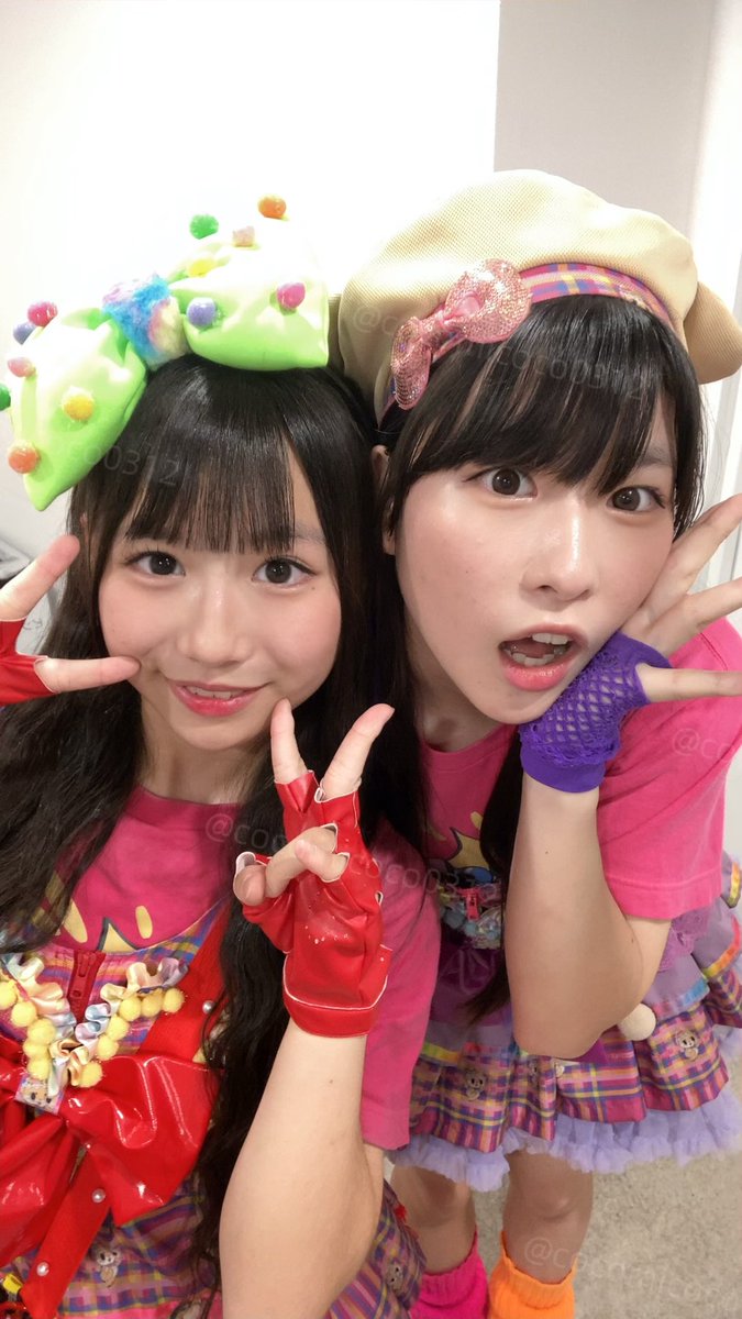 cocomicoco0312's tweet photo. おつここ🍓

秋葉原シンフォニア
#ワールドカオス木曜定期公演
ありがとうございました🎀

コールチェキ赤サイうれしかったです！ありがとう(ˊo̴̶̷̤⌄o̴̶̷̤ˋ)❤️❤️

焼き芋食べて元気いっぱいの姫川萌さんと✌🏻🍠2枚目が超お気に入り！
ここちゃんも食べてみようかな？

#ちぃたんぼんばーず
#ここみここ https://t.co/sdtJKNF93h