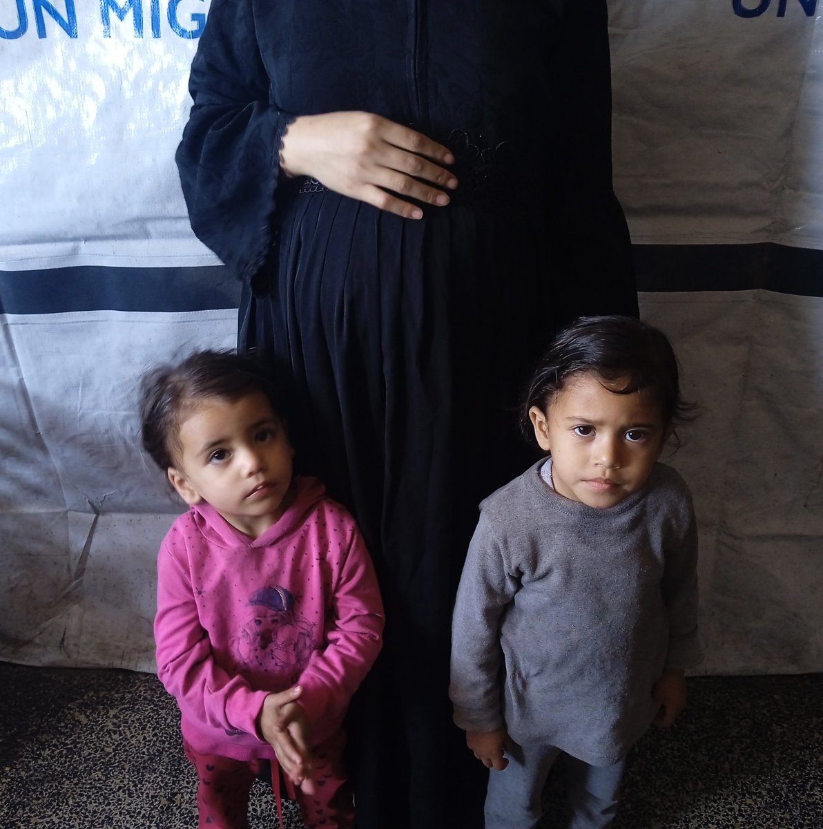 ItsNadayu1's tweet photo. I’m Nada from Gaza , a mother of two girls , I am in my last months of pregnancy .I am unable to afford food, medicine, or newborn supplies.I graduated with a degree in English Language, but I still cannot afford to obtain my university certificate due to university debts. https://t.co/9sv1zib3ie