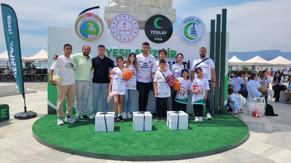 dikili_mem's tweet photo. Sağlıklı Yaşam Ligi Bağımsızlık Festivali ödül töreninde DİKİLİ..
#izmirsaglikliyasamligi 
#bağımsızgeleceki̇çinyarış 
#yeşilayi̇zmir 
#bağımsızlıkseferberliği 

@tcmeb @drsuleymanelban @mehmetdinc1920 @IzmirYesilay @dikiliack @bariskoleji @dikiliiho https://t.co/z1CqRKA3p4