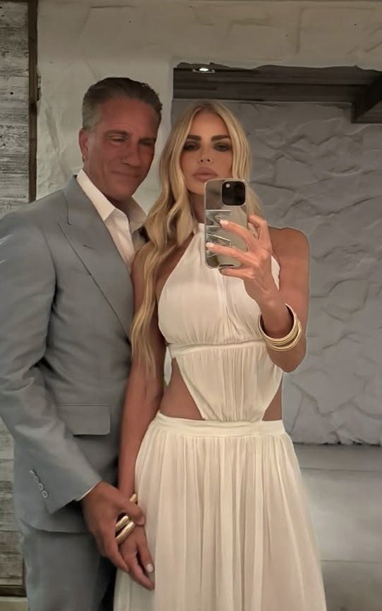 joyrosenberg's tweet photo. After everything Todd put her through, they are back together?! 

#rhom https://t.co/2Y6UsVMq5q