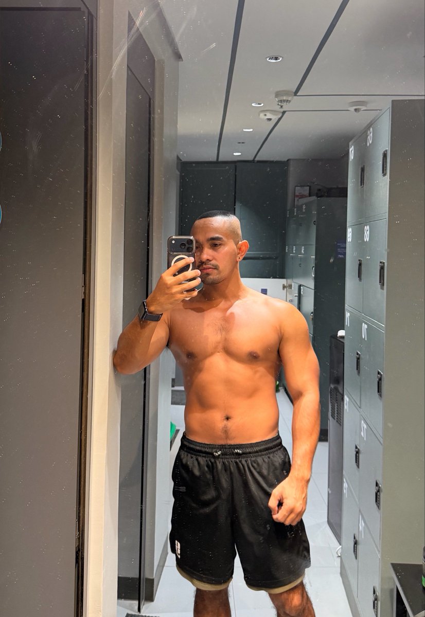 yourboyTitil's tweet photo. Place is free btw 😅😈 https://t.co/FUfyOdcqln