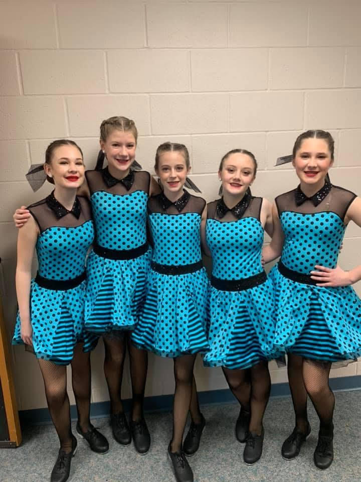 AngiesStudio1's tweet photo. Parents, let's see what you can add to our list of things you become experts at during dance season! 💬🗨️⤵️

✔ Bobby pins
✔ Costume changes
✔ Quick hair fixes
✔ Finding lost dance shoes
✔ Recording routines  

Honestly… it’s a lifestyle.
#DanceParents #StudioLife https://t.co/O7nvMsqhY3
