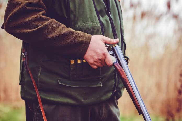 ilSalvagenteit's tweet photo. Massimo Vitturi, responsabile fauna selvatica Lav, attacca il ddl caccia: "Favorisce interessi economici e venatori", mentre la spacciano come intervento per prevenire incidenti stradali e danni agli agricoltori. https://t.co/OqZp5lxlvV https://t.co/BzX0uN907d
