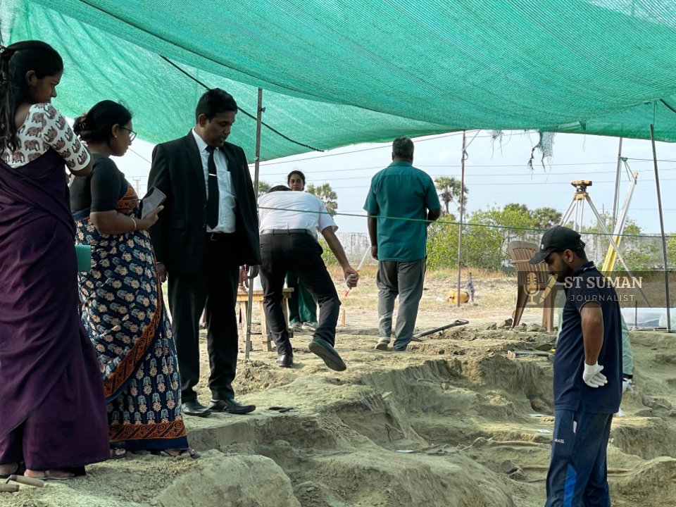 stsuman24's tweet photo. செம்மணி மனிதப் புதைகுழி அகழ்வில், 7 மனித எலும்புக்கூடுகள் இன்று அடையாளம்.
இதுவரை 387 அடையாளம்.

மூன்றாம் கட்டத்தின் 28ஆம் நாள்
(18.06.2026)

#செம்மணி #chemmani  #chemmanimassgrave #Jaffna #STSuman https://t.co/zKiJMXLFTh