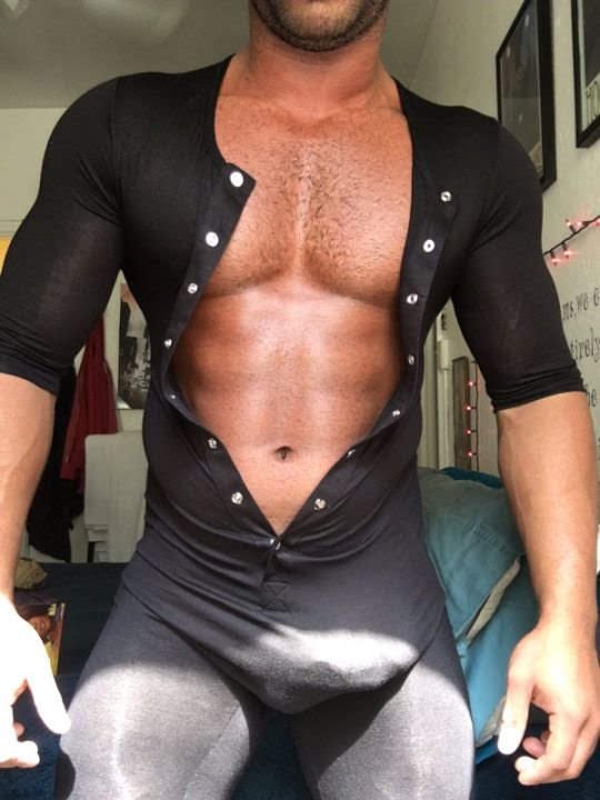 pijafeliz's tweet photo. Galería de bultos 😋🤤 | bulge gallery 🍆💦💪🏼😀 #bulge #bulto #BultosQueEnamoran #Hunk #Chongo #macho #MACHOPREÑADOR #machosgays #malescent #oloramacho #paquete #musculoso #muscled https://t.co/NkB88DRYyY