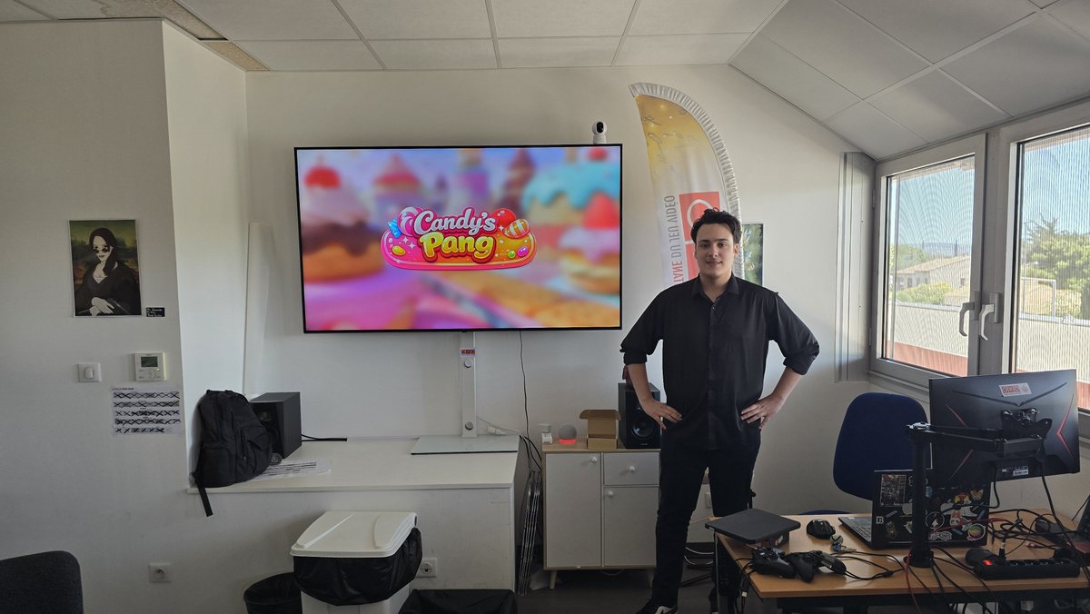 oxonarbonne's tweet photo. Les jurys de première année sont terminés à OXO.

Au menu pour nos P4 : remasteriser Boot Hill en groupe et s'approprier les mécaniques de Pang en solo. 

Apprendre à concevoir un jeu vidéo commence par décortiquer la logique de l'arcade. 
De superbes prototypes ont été présentés https://t.co/TfXre18DGT