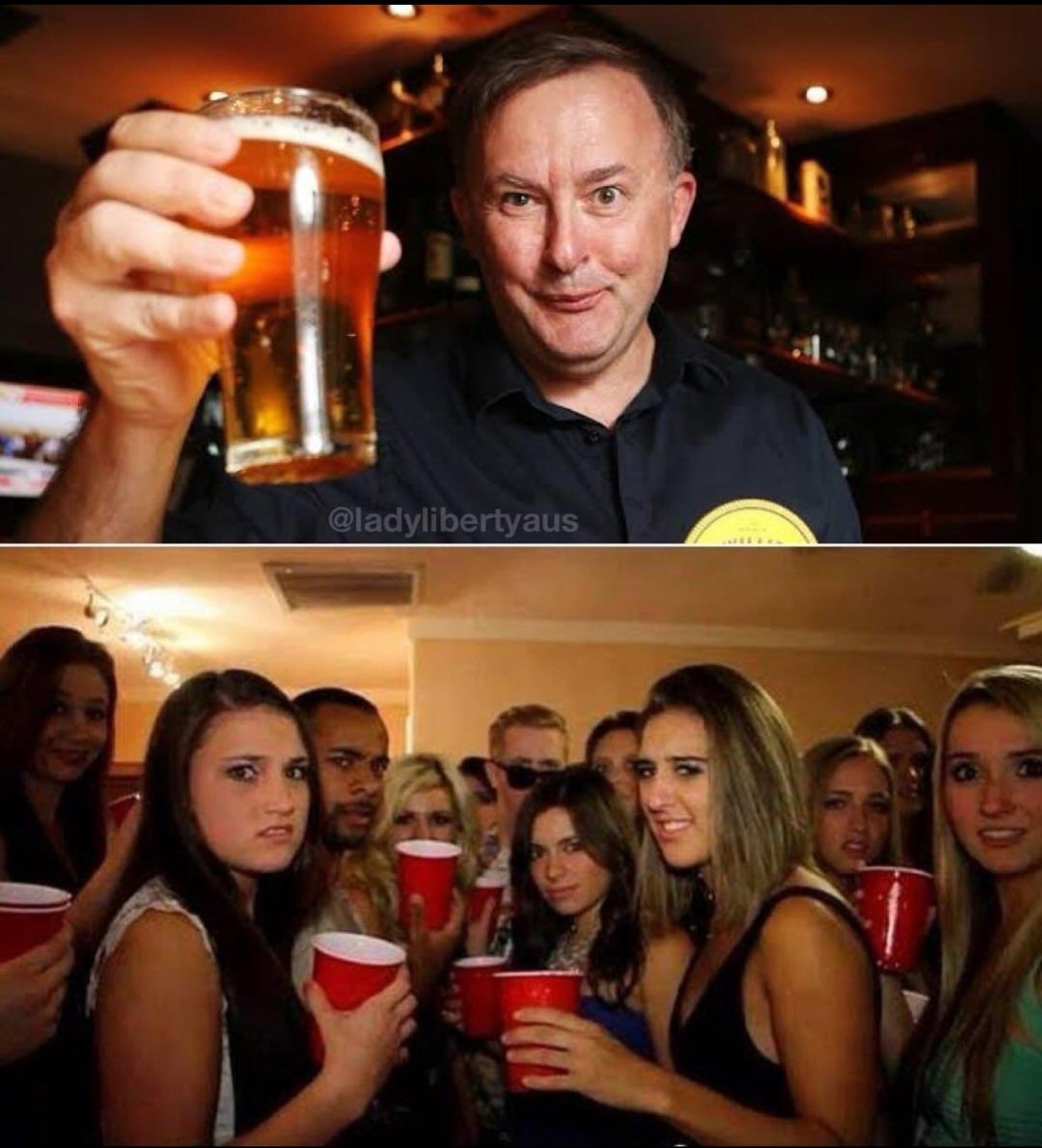 Mr_Sinter's tweet photo. @Ausbobsmit I heard he went to the bar with his PM CC (he still has no idea where the money comes from) - then tried to have a cheers with some patrons ... and failed (they were heard saying something about a creepy old man, something like that)   😜 https://t.co/vVIqZOZIpU