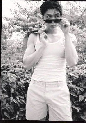 itzjsuh's tweet photo. that johnny topless pic is not realllll. stop spreading it 😤‼‼️

this is the real photo https://t.co/tJT3cHYuhW