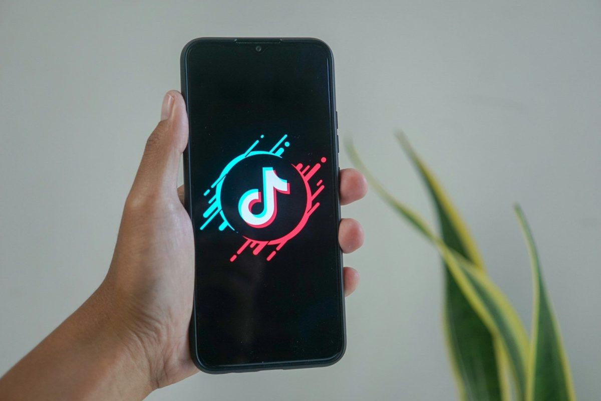 ConHome's tweet photo. From @JamesFisk The clock is ticking for Tories to properly embrace TikTok or kiss advantage goodbye  https://t.co/y5NDQw0lYQ https://t.co/aKnrZ85wcX