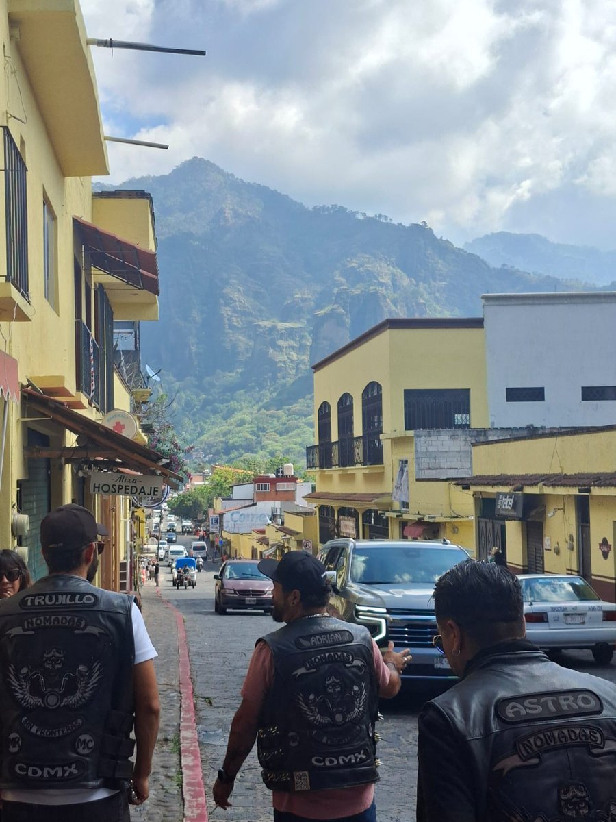 cdmxnomadas's tweet photo. RECIO BANDA... 🏍️🇲🇽💯 https://t.co/MG6tRddpJS