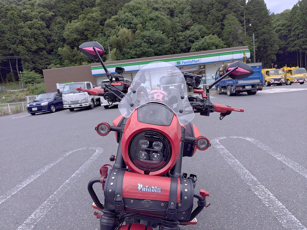 Zc33sU's tweet photo. その帰り道宇治川ライン走ってたらブライドコーナーで前から車来たと思った瞬間その車と並走する様に突然軽自動車が正面に出現‥何とか避けて助かったけど車だったら死んでた‥で‥私の100mくらい後方を走っていた車がその後見えなくなったけど‥事故られて無いことを願いつつ帰宅した‥
なんて日だ☹️ https://t.co/8EF7f24iXF