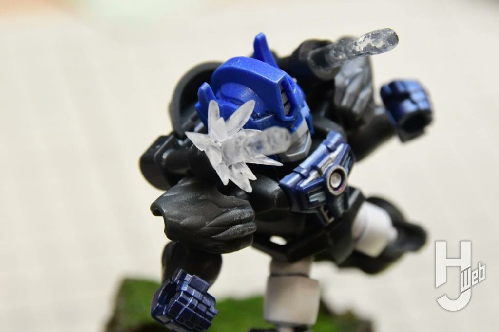 Hobby_JAPAN_Web's tweet photo. 隙間時間で作れる“ちょうど良い”サイズ感✨

「トランスフォーマー ブロッキーズ ディフェンダー」をヴィネット風ディスプレイで楽しむ🎶

【ブロック構造＋可動プラモ】のコレクショントイはいかが？

🔗https://t.co/sSLYu7TjkN

#トランスフォーマー #ブロッキーズ https://t.co/9OWfsawjX7