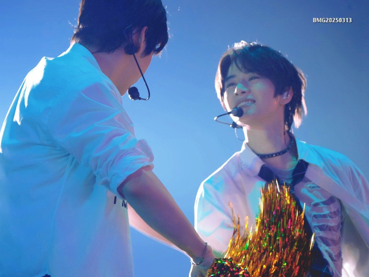 takinghalf's tweet photo. “god i love the way you look at me” https://t.co/BGO1AWx5sE