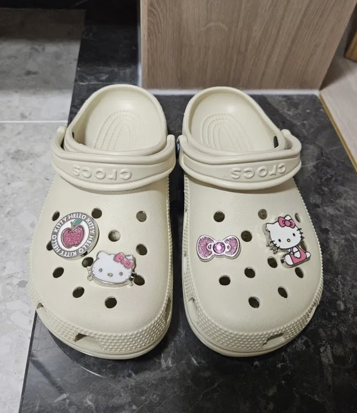 yeposoise's tweet photo. pre — crocs classic sale 46% 

♡ 1,220 บาท 
♡ มัดจำ 300 บาท

⛴️ ส่งกลับเรือ | ส่งฟรีในไทย
💢 ปิดรับ 22/6 ค่า

#พรีเกาหลี #พรีออเดอร์เกาหลี #crocs https://t.co/7pT9qPcoWO