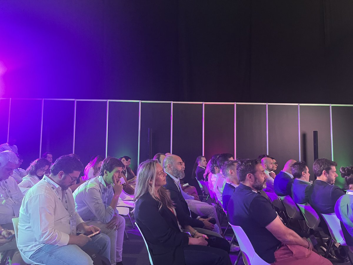mkdirecto's tweet photo. @lidlespana y @DIA_Esp revelan las últimas tendencias y novedades en #RetailMedia en la #ExpoRetail 2026 

Los CIOs explican cómo los avances tecnológicos que están transformando la experiencia de compra, la relación con el cliente y la estrategia comercial de los retailers 🛍️🛒
#ExpoRetail