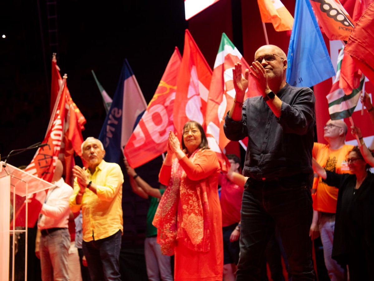 IzquierdaUnida's tweet photo. 📍 Acto internacional "Por una Europa en democracia", organizado por @CCOO, @UGT_Comunica y @etuc_ces.

Frente al fascismo y la guerra: más clase trabajadora organizada y más sindicalismo de clase. 

Ni un paso atrás. ¡No pasarán! ✊ https://t.co/DjVRr10P10