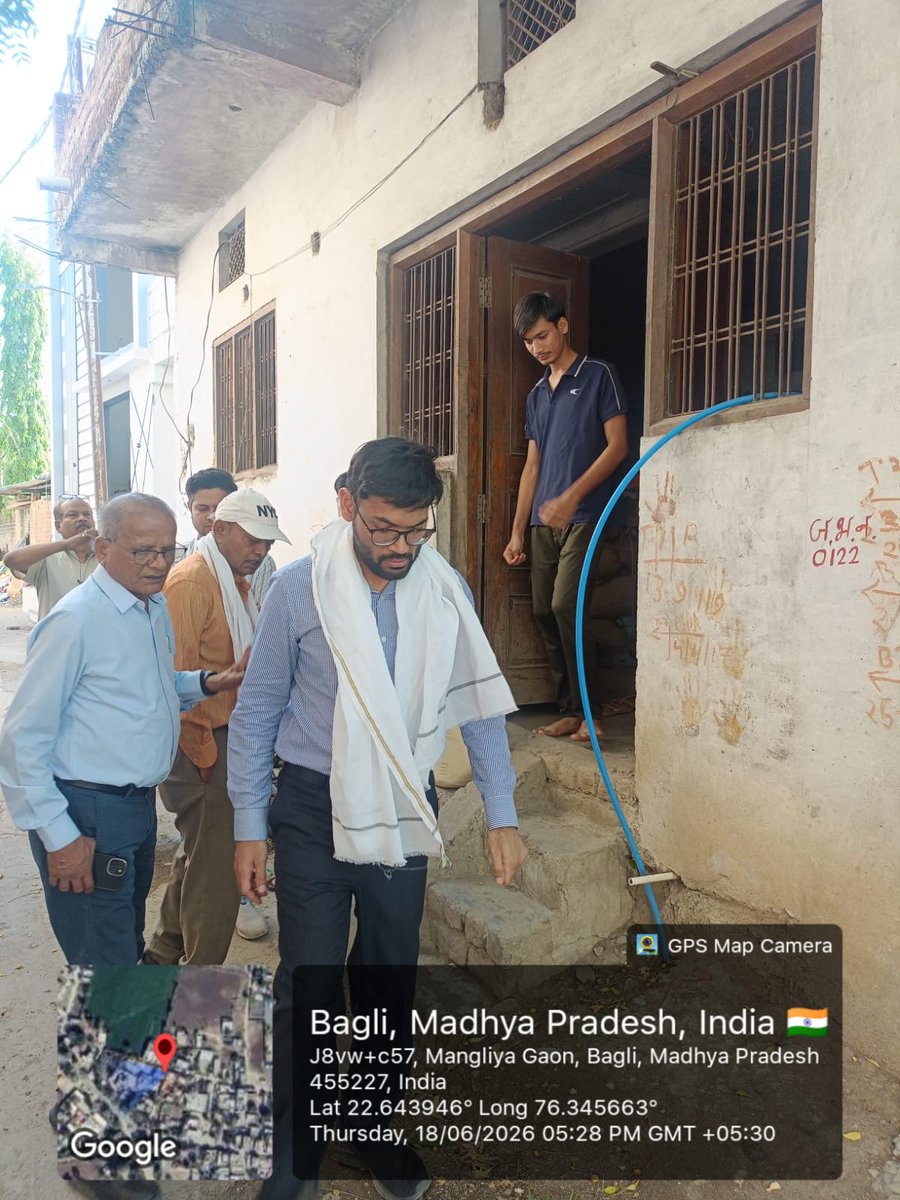 MpudcB's tweet photo. AMD श्री दिव्यांक सिंह ने देवास जिले की हाटपिपलिया एवं बागली जल प्रदाय परियोजनाओं का निरीक्षण किया.निरीक्षण के दौरान परियोजनाओं की प्रगति की समीक्षा कर संबंधित अधिकारियों को गुणवत्ता,समयसीमा एवं कार्य में तेजी लाने हेतु आवश्यक निर्देश दिए.#WaterSupply @mpurbandeptt https://t.co/4tPIGrcphD