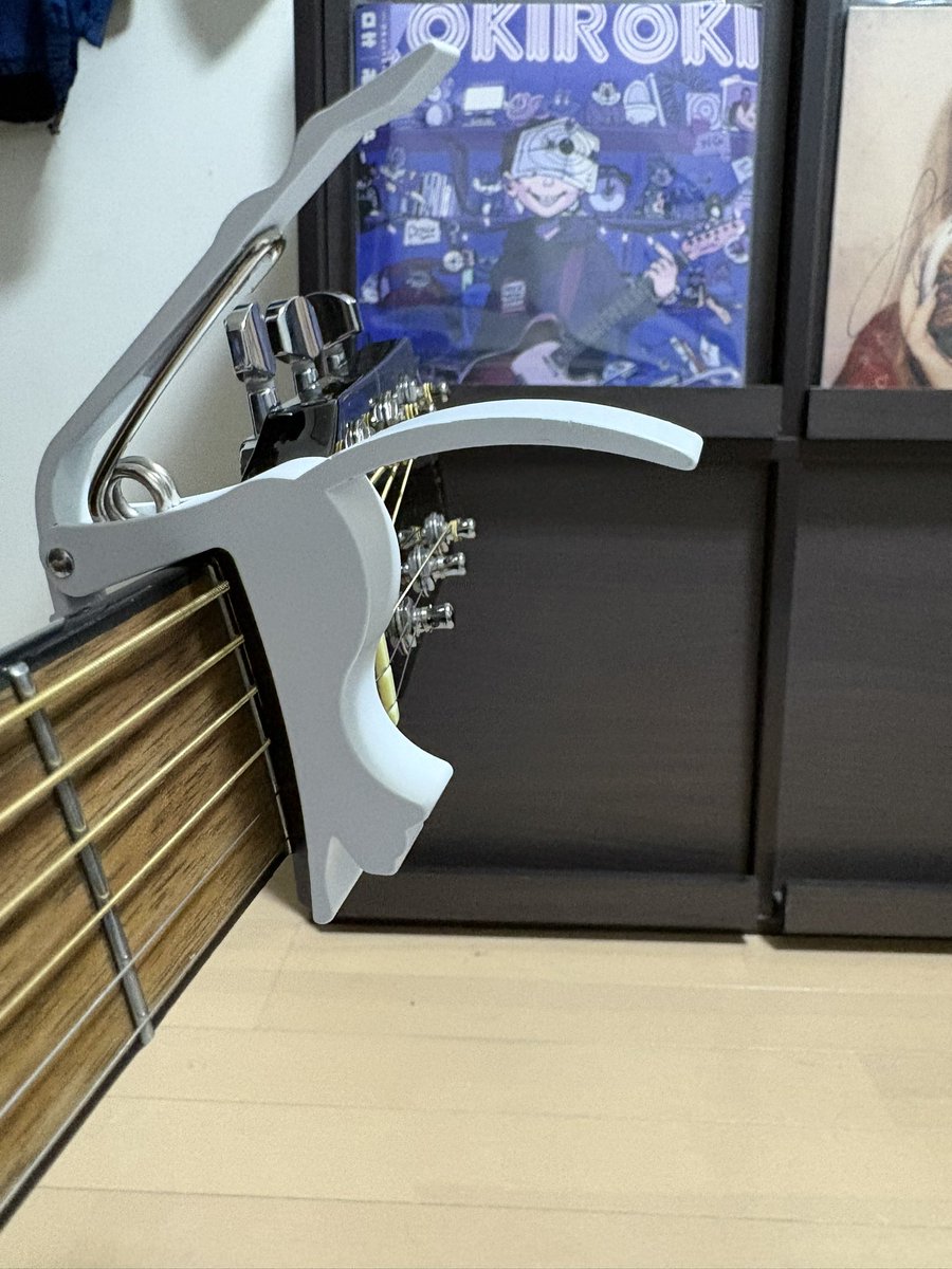 Yuto_nanodesu's tweet photo. やっとアコギの弦交換した〜
エレキもやろうと思ってたのに、結局3日経ってアコギだけ。
エレキはいつ交換するんだろう https://t.co/wjdzLhjmiF