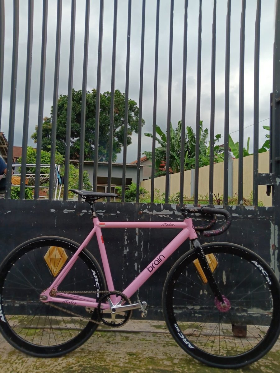 pecahbelah__'s tweet photo. wts fullbike brain atales sz 52
crank pizz cr truvativ48t
 #fnfjb https://t.co/MTw6K1YwWf