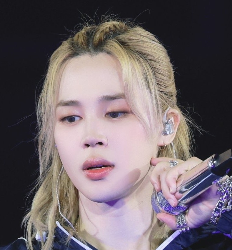 sweetlieees_13's tweet photo. Doll face...୨୧ ˚₊· ♡ ·₊˚ https://t.co/YjWeqRPJVN