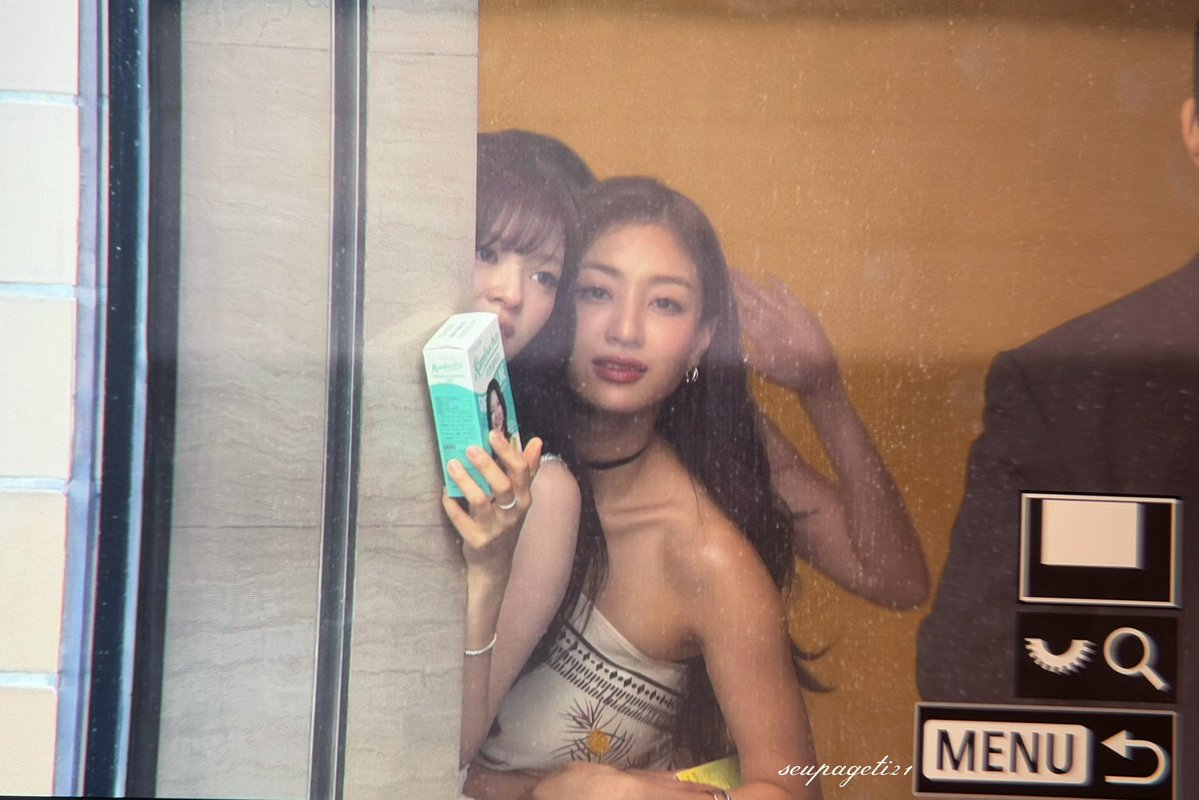 seupageti21's tweet photo. 260618 프리뷰

#JIHYO #지효
#TWICE #트와이스 https://t.co/lSPTN2a35h