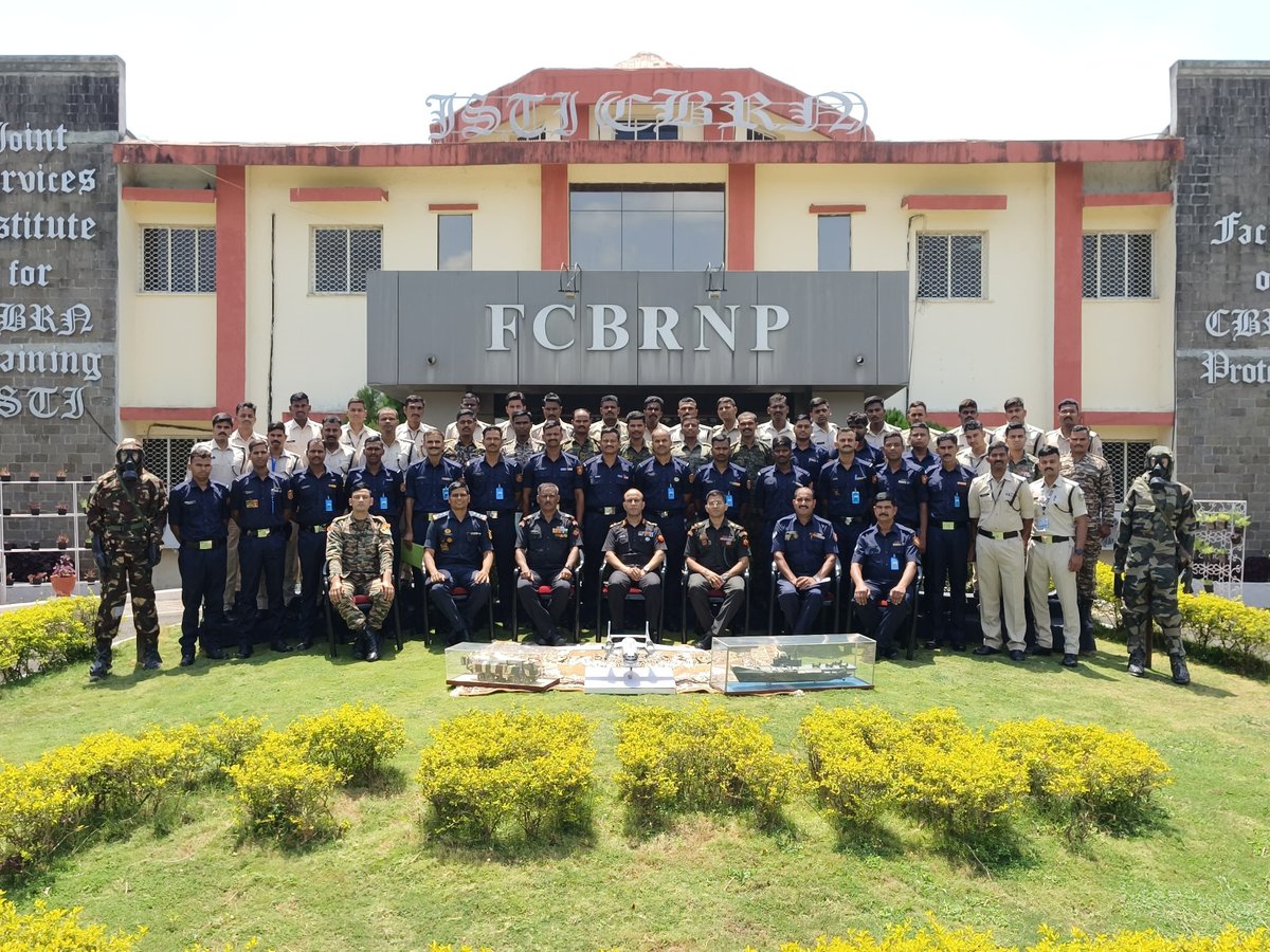 05NDRF's tweet photo. 51 personnel undergoing BFRC Sl. No. 01/2026 for NDRF visited CME, Pune, to enhance their capabilities and strengthen operational preparedness for Chemical, Biological, Radiological & Nuclear (CBRN) emergencies and disaster response. 💪☢️
#CMEPune
@CMEGroup @ANI @NDRFHQ @ndmaindia