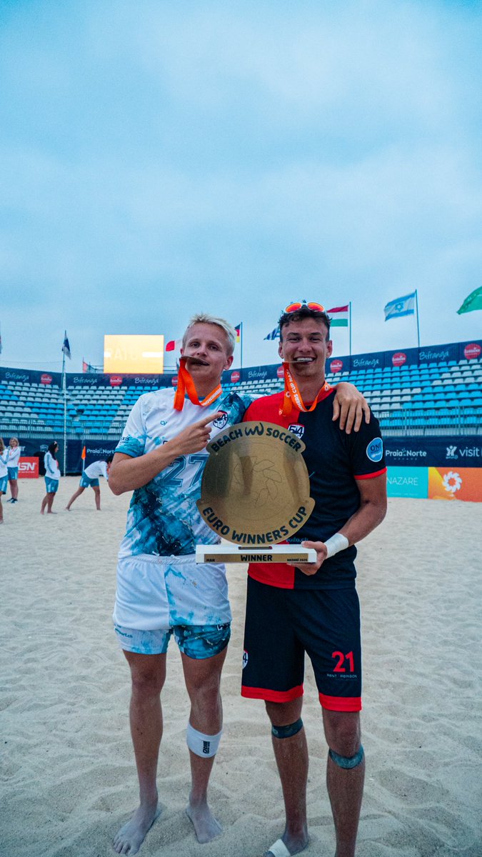 Strandfodbold's tweet photo. 2 Danskere Vinder Champions League🏆 https://t.co/1bvu6gLeyF