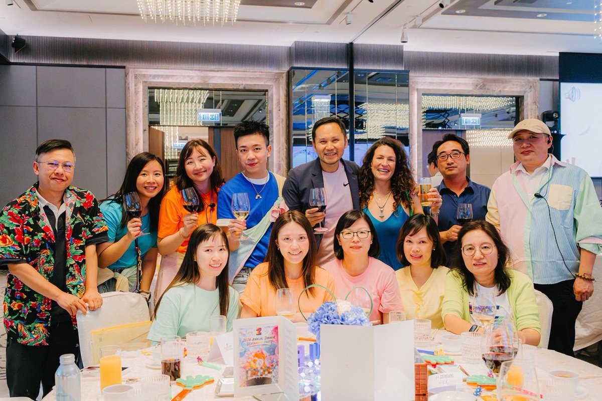 ZimShipping's tweet photo. 🕺#ZIMHongKong's annual dinner party was a celebration of achievements, and a reminder that behind every milestone and challenge overcome are the people who make it all possible.

This same sense of unity is what connects our global operations every day >> https://t.co/AW8lrerm2S https://t.co/zz71zn9U4R