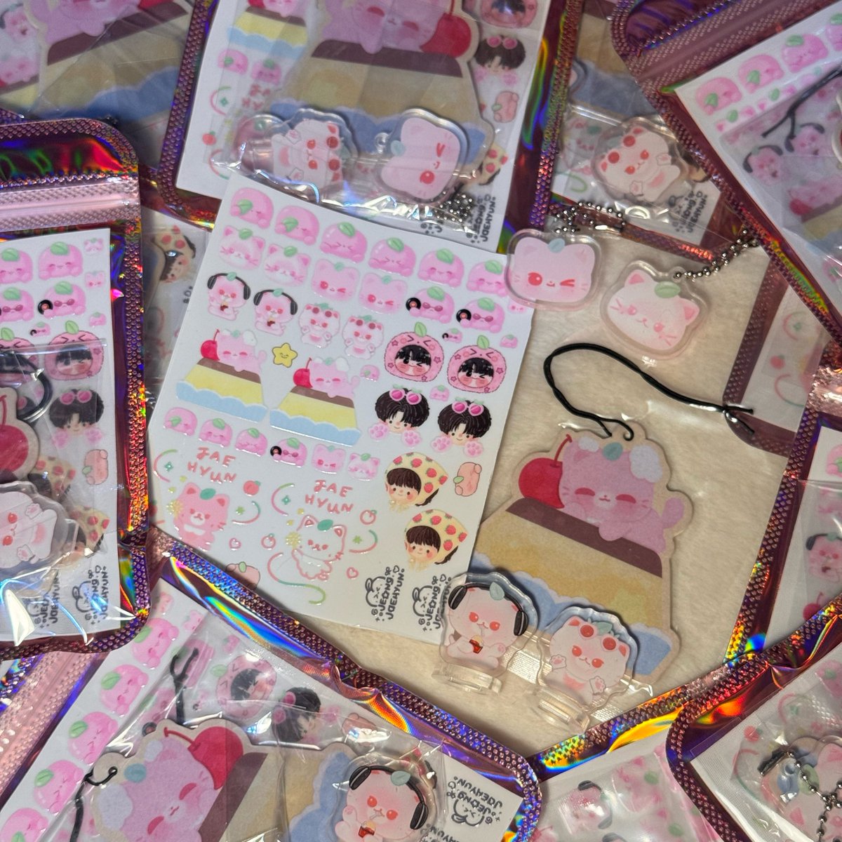23s18m's tweet photo. 🎀pls kindly rt🎀

Giveaway MONO IN BKK

♡ Air Freshener peach 🍑
♡ Keyring + standee 3 cm 
♡ Sticker UV DTF

🍑 JAEHYUN VER. 14 set
🩷 JOHNJAE VER. 14 set

🗓️ 28 june 2026
⏰ tba
📍Thunder dome

#JAEHYUN_MONO_BANGKOK 
#JAEHYUN_MONO https://t.co/rUJiJqLvh9
