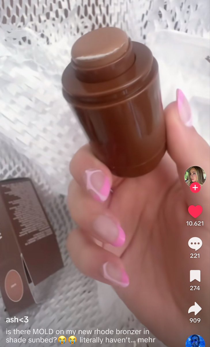 LeonsFetish's tweet photo. I can’t make this shit up, they already found mold in her products LMFAOOO https://t.co/gEgTn6L6AB