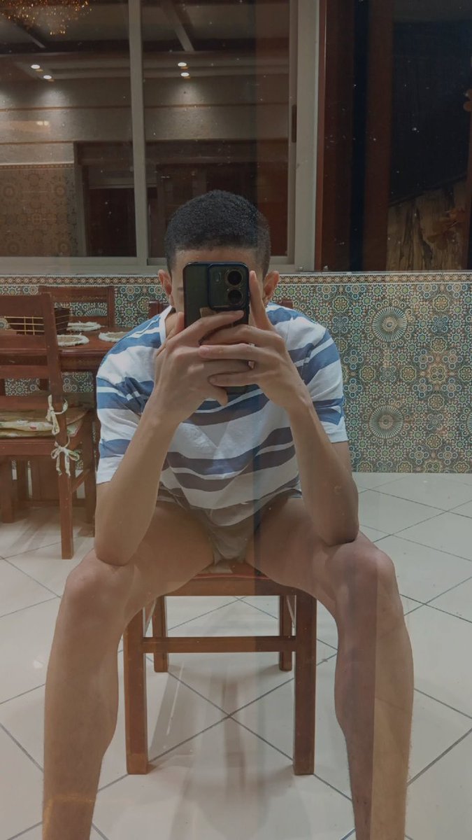 RayhaniAym96866's tweet photo. Who comes and sits on top of me? https://t.co/NEFryvtVDs