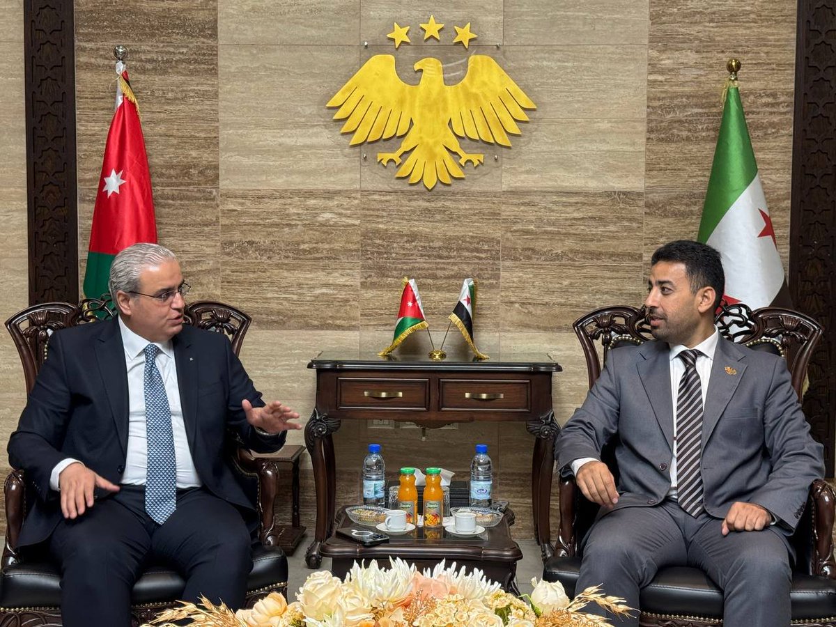 SyrMOfH's tweet photo. وزير الصحة يبحث مع نظيره الأردني سبل تعزيز التعاون في القطاع الصحي 

التقى وزير الصحة السوري، الدكتور "مصعب العلي"، نظيره الأردني الدكتور "إبراهيم البدور"، والوفد المرافق له، لبحث تعزيز روابط العمل الصحي المشترك. 

#الجمهورية_العربية_السورية 
#وزارة_الصحة https://t.co/BSuozDFgqA
