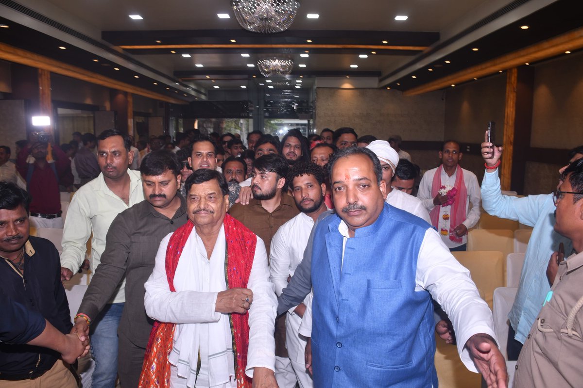 shivpalsinghyad's tweet photo. @कानपुर https://t.co/RVPUtj9gxK