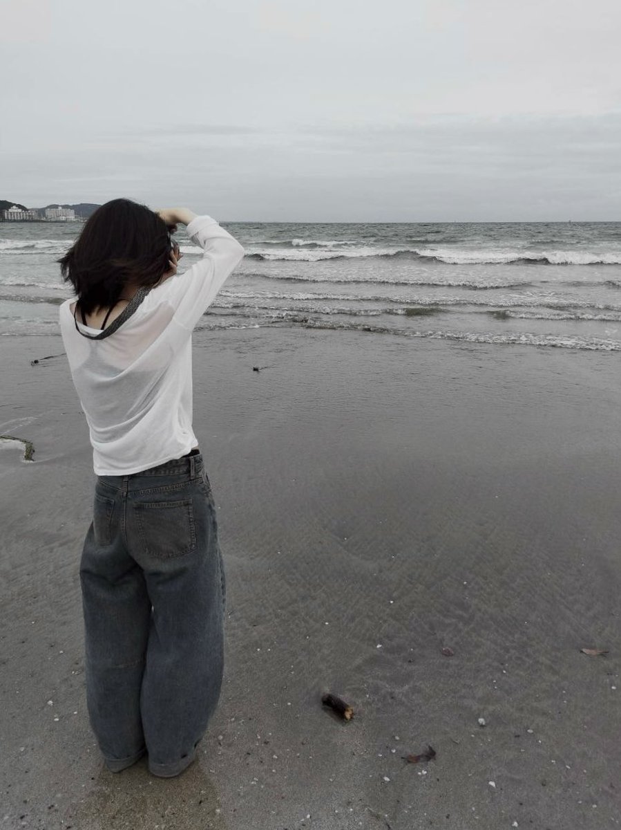 muimui03___'s tweet photo. 紫陽花を堪能したあとは、海を眺めたり裸足になって波を感じたり海辺で寝転がったり、外でお酒を飲んだりした◎
あとキーホルダーを買ってもらっちゃった、カワイイ🐶♡ https://t.co/fiBhO4gLDD