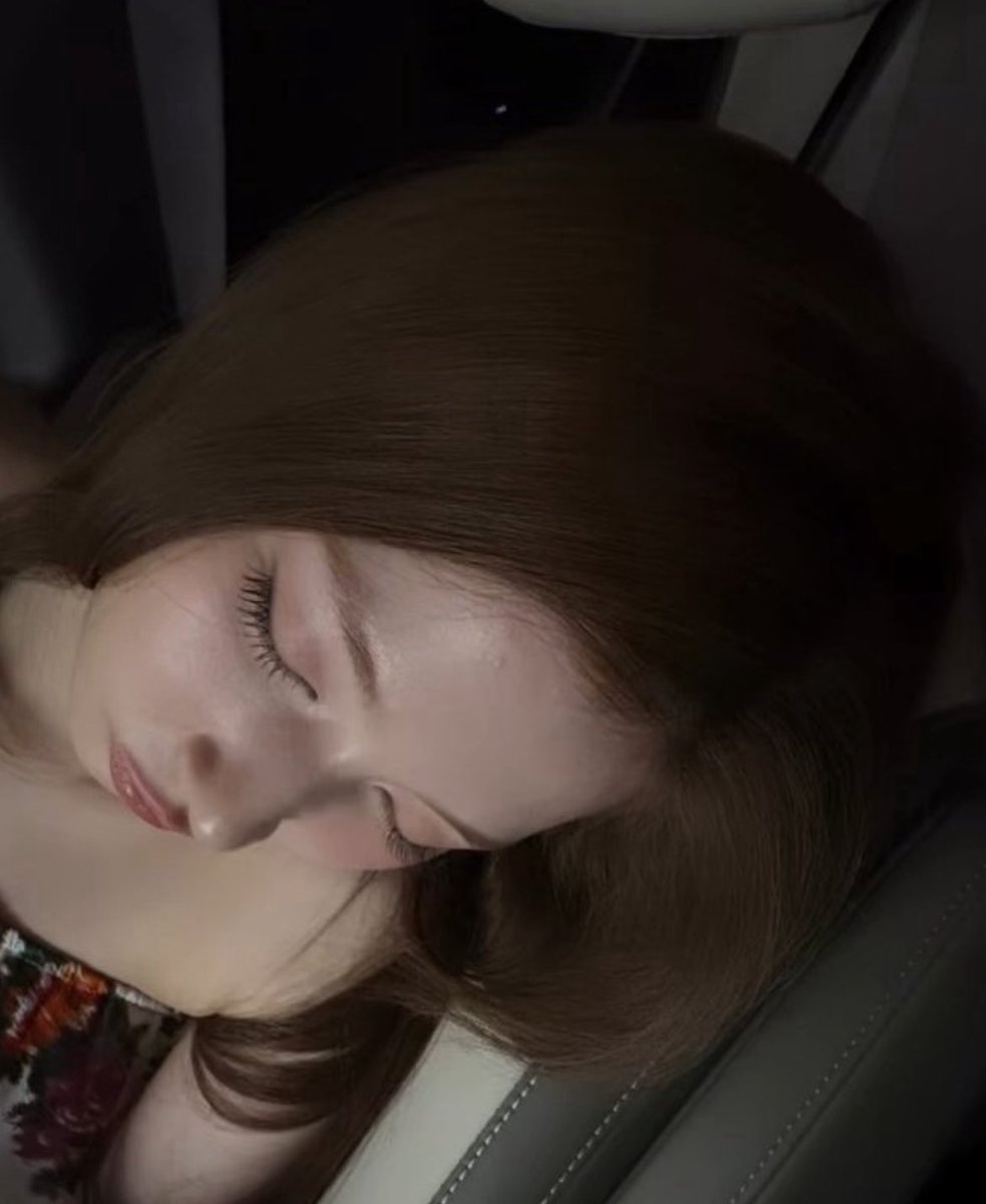 impeachtofu's tweet photo. I want to kiss that pout away 🥹 https://t.co/WNUq68CU5q