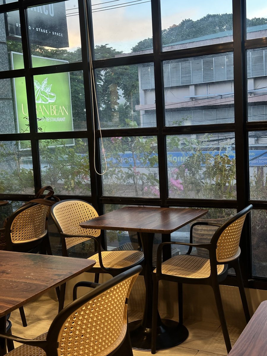 CallMeTrevii16's tweet photo. 📍Urban Bean https://t.co/kFEUS2oOUZ