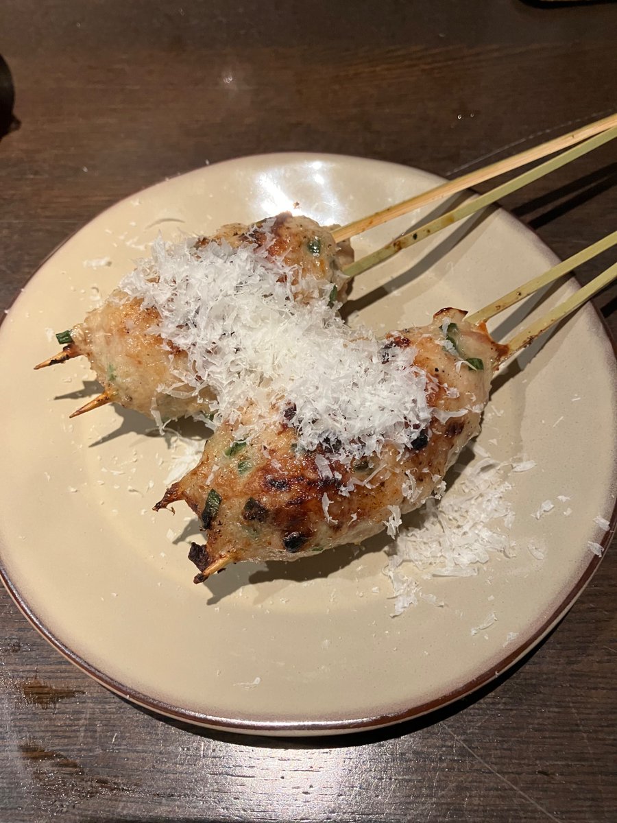 gma_gyomu's tweet photo. 課のみんなと高円寺の3Bにいってきました✨
3Bの焼鳥とおでん、やっぱり美味しい😋🍢
何よりスタッフさんの笑顔とおもてなしがサイコーで、すごく元気をもらいました！
みんなでワイワイ楽しい夜になって大満足です。
ごちそうさまでした！🤗
#3B高円寺 https://t.co/odpUvyDEsV
