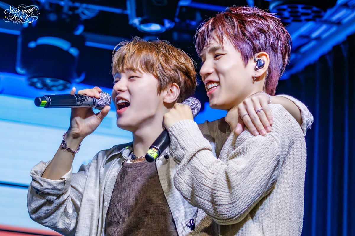 StarwithHSK's tweet photo. 260510 STILL WITH YOU

💛💜

#배너 #VANNER #VVS 
#혜성 #HYESUNG 
#성국 #SUNGKOOK 
@_sungkook @VannerOfficial https://t.co/sex1VIeRUL
