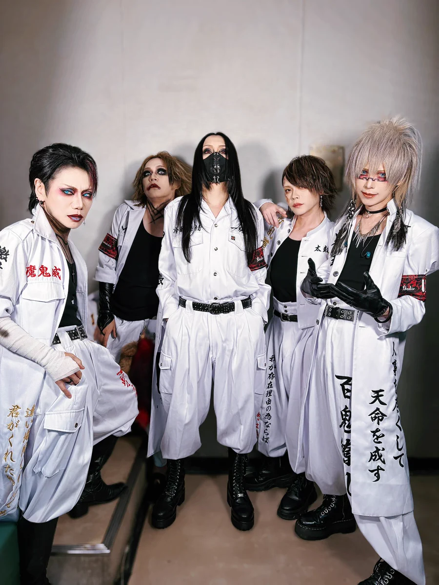 剣 Guitarist a X: 