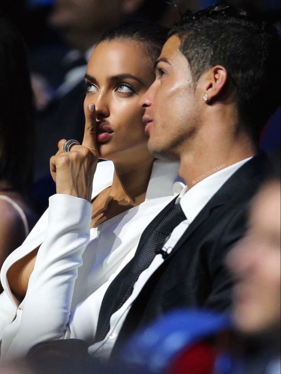 vedikabaisa's tweet photo. pov: the year is 2010 and everyone is obsessed with this new couple https://t.co/nkVyQh5mdp