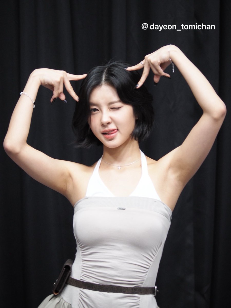 dayeon_tomichan's tweet photo. 20260604 점프업
#김다연 #케플러 #Kep1er https://t.co/2j2meE7VcB