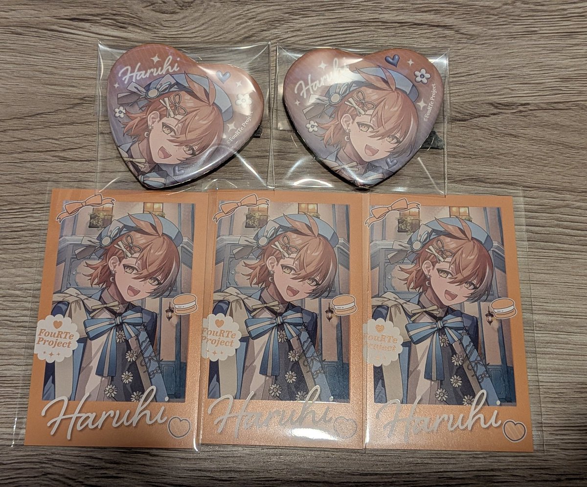 ykonice's tweet photo. 【交換】 FouRTe Project  WhiteDay ホワイトデー ランダムチェキ風カード ハート缶バッジ

譲
缶バ チェキ🧡
求
同種💚
缶バ1⇆チェキ色枠2の
差額精算無し異種交換も可能

まとめてのお取引のみ
郵送交換 https://t.co/XqI6Lzb07Z