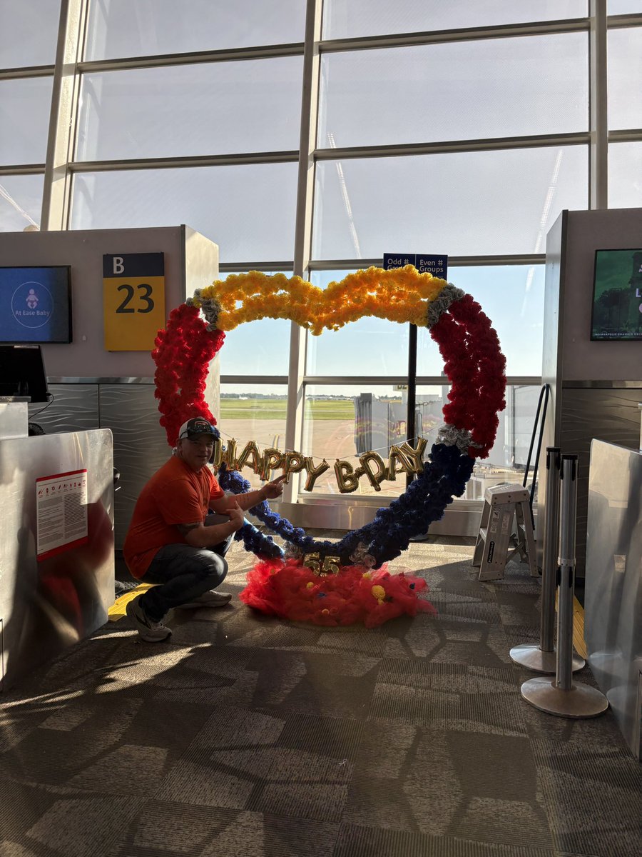 Quickresponse77's tweet photo. Happy Birthday @SouthwestAir! En route to Vegas to see @kennychesney https://t.co/IhtwDvdgM7
