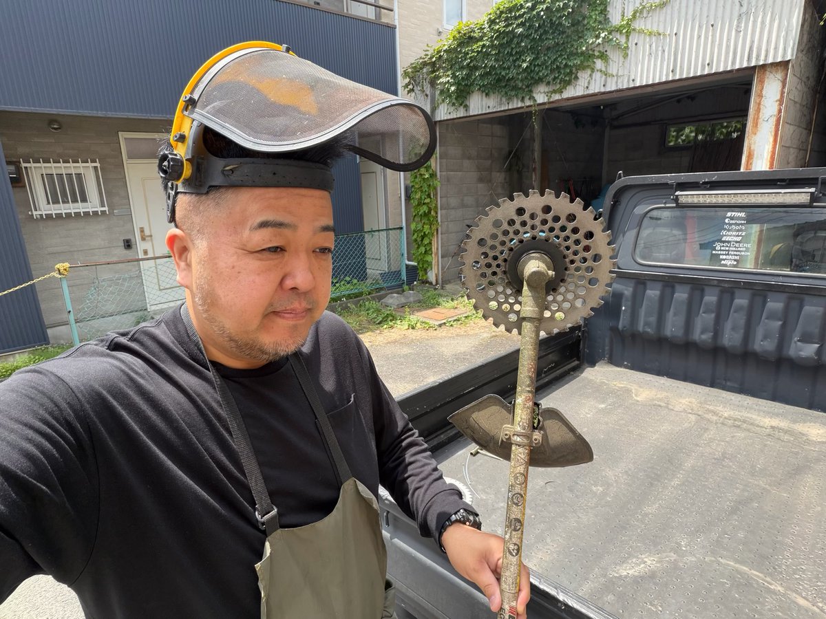 iwate01's tweet photo. 冬は雪かき！夏は草刈り！
家の草刈り3時間＆道場の草刈り1時間！チェスト！！ https://t.co/skMiYgfru9
