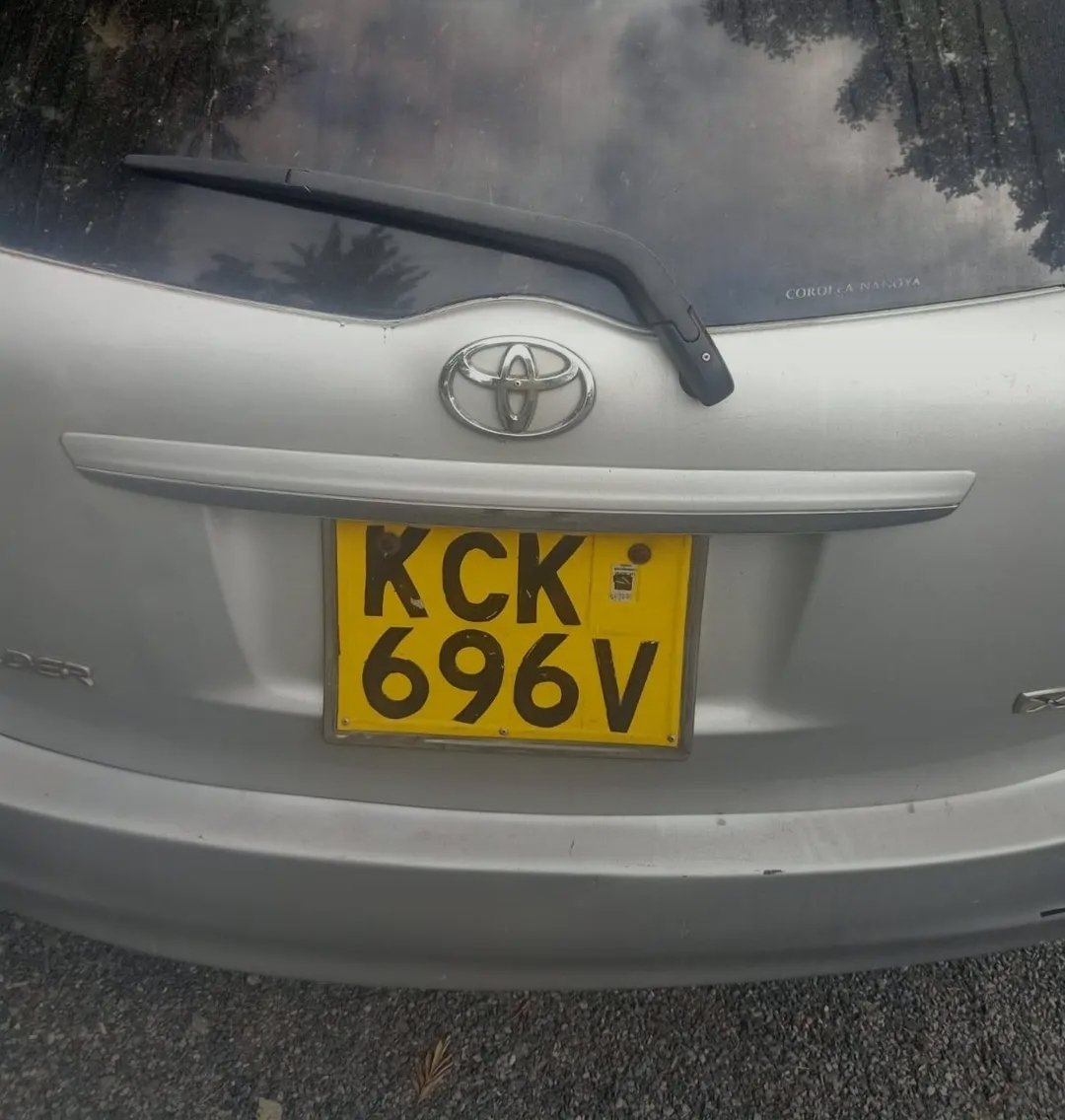 CFCJoes's tweet photo. This vehicle was stolen at Umoja 1 opposite charina.

Kindly Kenyans and our followers let's unite and help the owner to recover their car by REPOSTING.

If you see it reach us on WhatsApp number 0738584299. https://t.co/xaafGmIdMZ