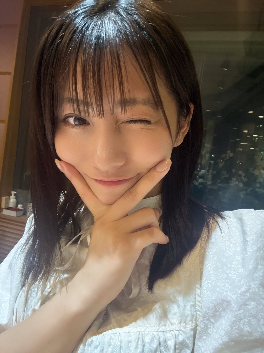 haruhallo22's tweet photo. このあと22:00〜
CBCラジオ📻
#推シマシ　
はじまるよ〜☺️♪
みんな聞いてねー！✨ https://t.co/4etL4lk4wN